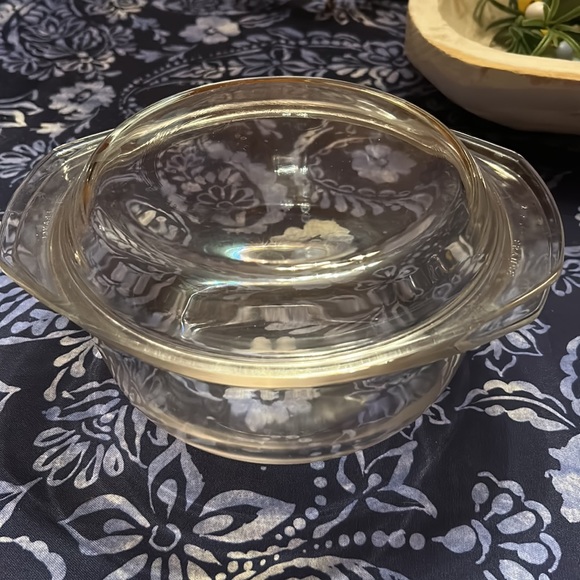 Vintage Duralex baking dish from France. In good shape. - Picture 2 of 4